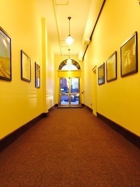 Building Photo - Updated 1-BEDROOM LOCATED DOWNTOWN