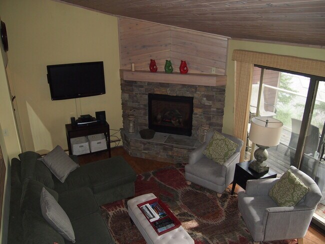 Foto del edificio - 2 Bedroom 2 bath, Hillside Whitefish Lake Condo