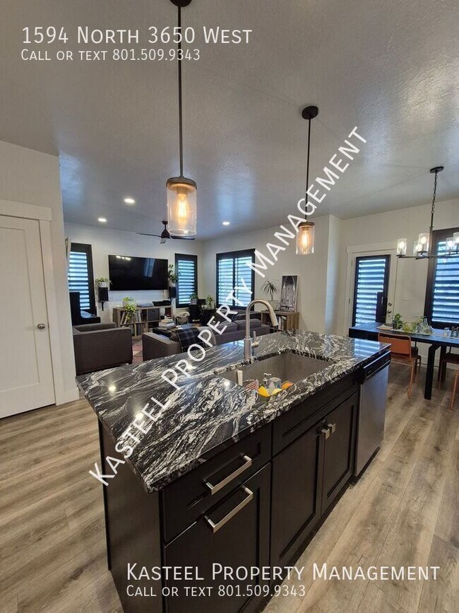 Foto del edificio - 1594 N 3650 W