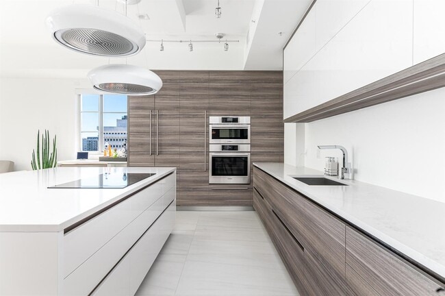 Building Photo - 155 E Boca Raton Rd