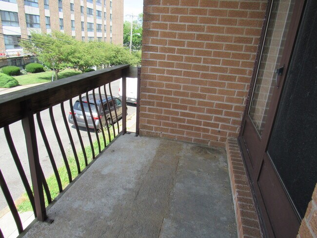 Balcony - 2530 Faunce St