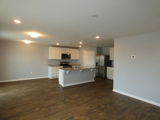 Building Photo - 5565 Galahad Trl