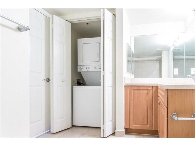 Foto del edificio - 6760 Heritage