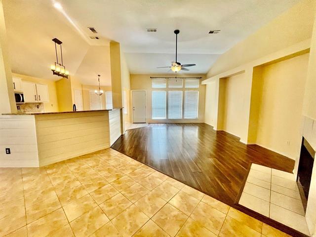 Building Photo - 6716 Silvercrest Dr