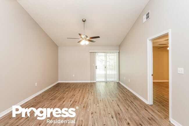 Foto del edificio - 3253 Villa Way Cir