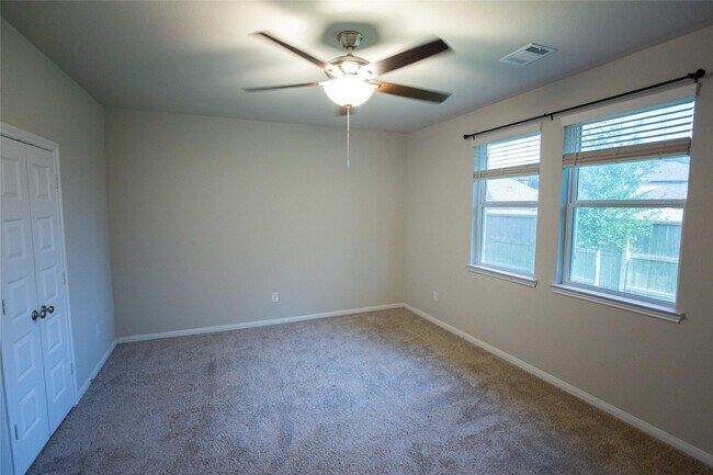 Building Photo - 2115 Bear Oak Ct
