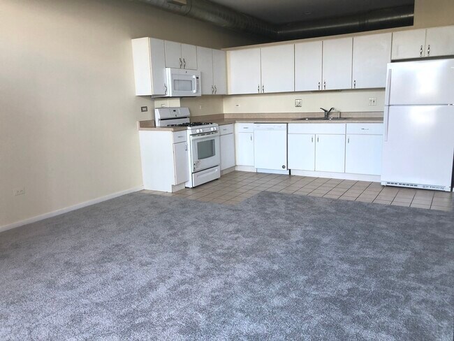 Building Photo - 5200 S Ellis Ave