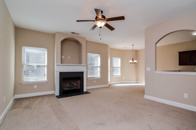 Building Photo - 125 Bethany Manor Dr