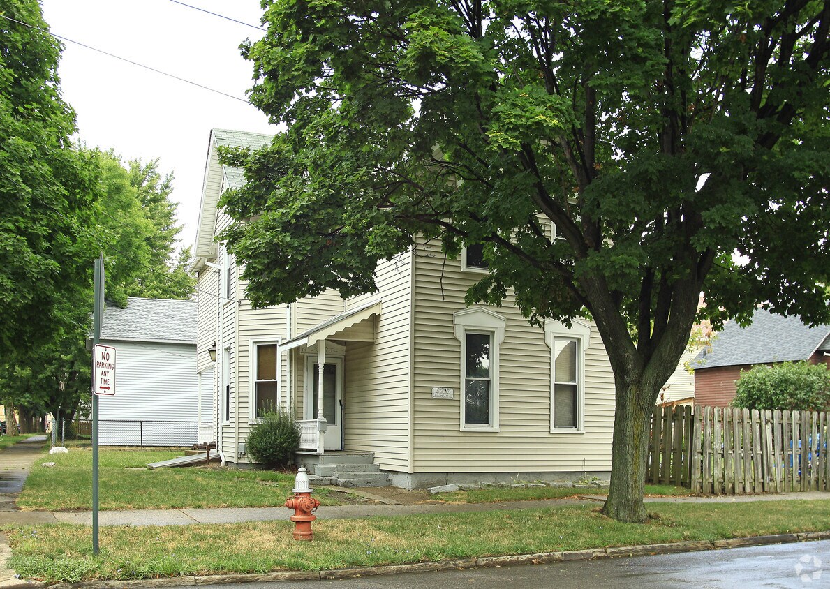 Building Photo - 3226 Chatham Ave