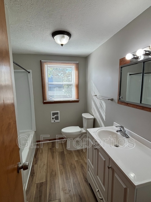 Building Photo - 231 N 1st St