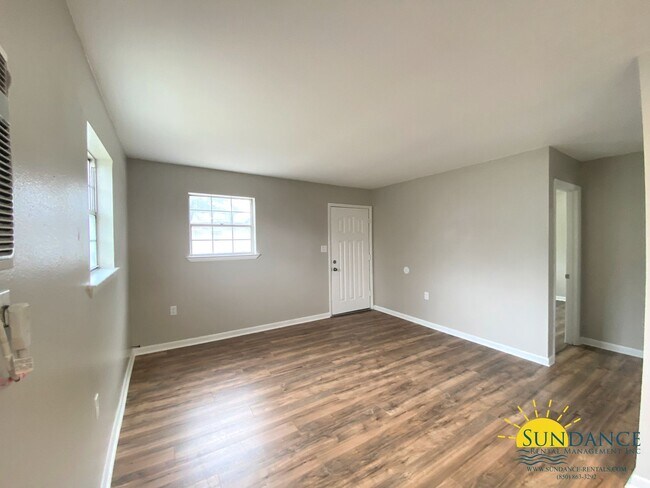 Building Photo - Great 2 Bedroom Unit in Fort Walton Beach