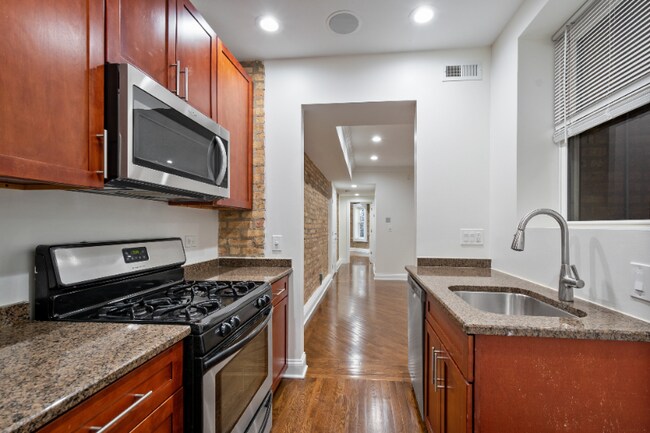 Foto del edificio - 2822 W Arthur Ave