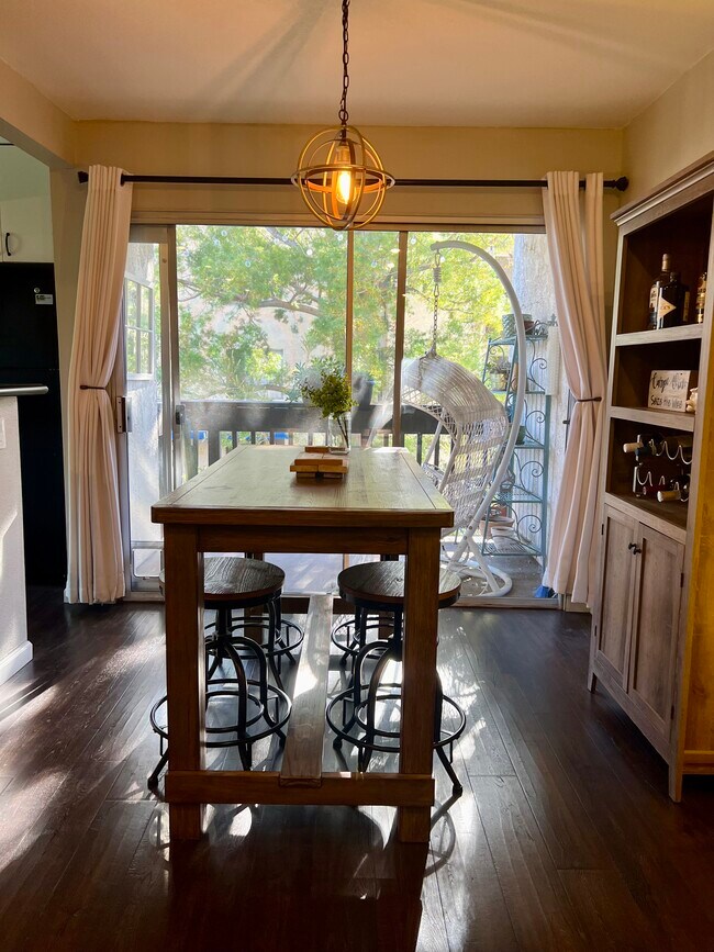 Building Photo - 8205 Summertime Ln