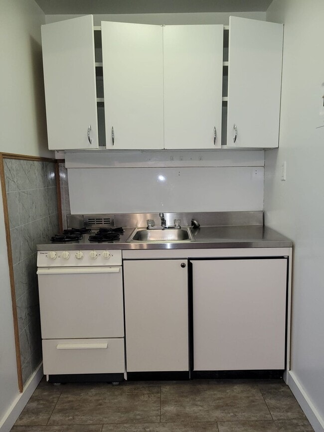 Building Photo - Affordable Studio Apartments in Los Alamos...