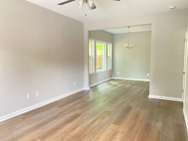 Foto del edificio - 714 Gracey Ave