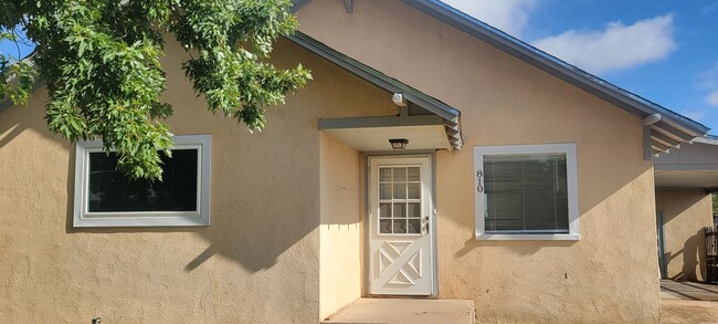 Building Photo - UPDATED HOME IN NORTH CLOVIS