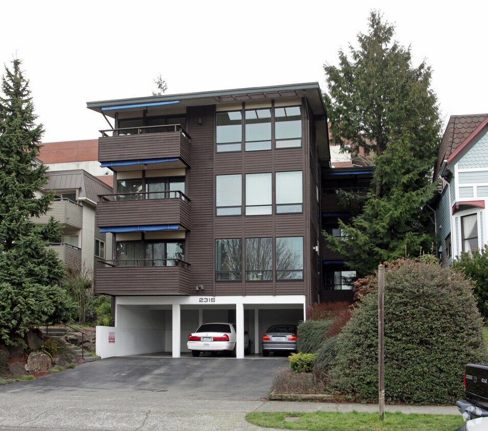Primary Photo - Royale Apartments