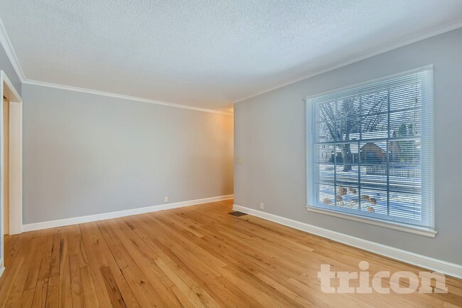 Foto del edificio - 2942 Zenith Ave N