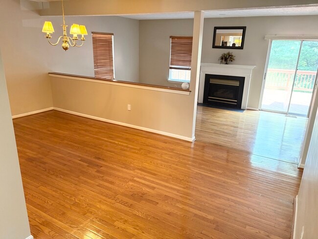 Building Photo - 2510 Smoketree Ln