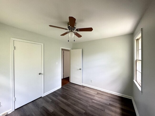 Foto del edificio - 5121 Pinefield Dr