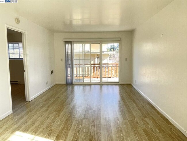 Building Photo - 1332 Palos Verdes Dr