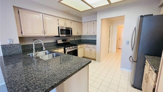 Building Photo - 5409 La Patera Ln