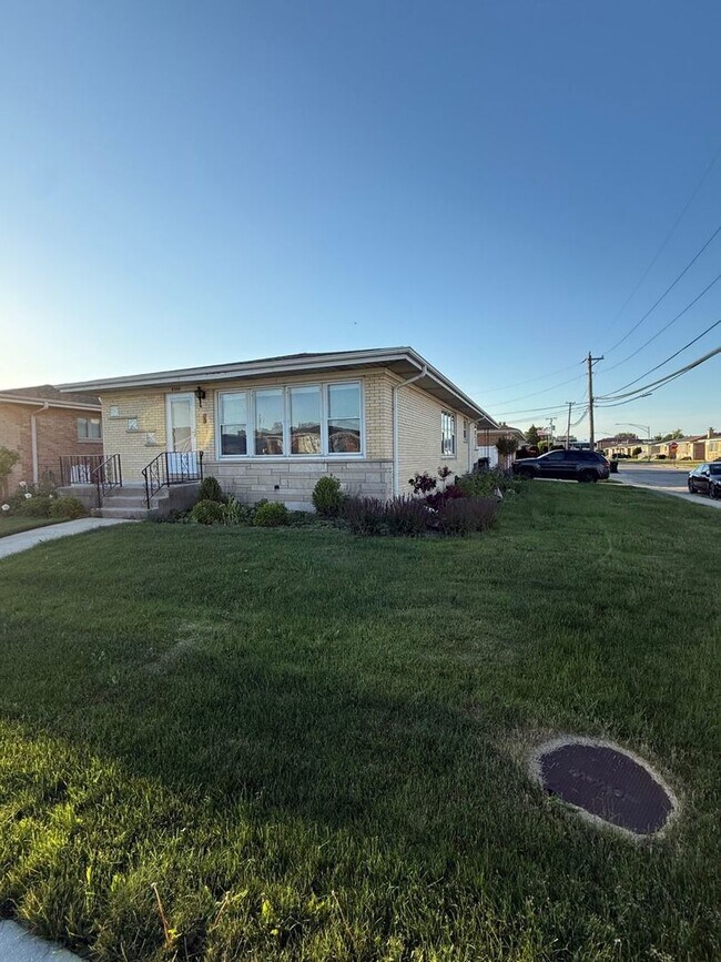 Foto del edificio - 8500 W Carmen Ave