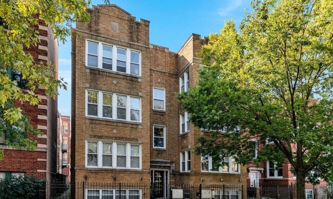 Photo - 3011 W Gunnison St Apartment