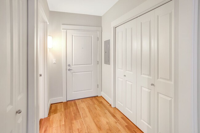 Foto del edificio - Great Unit Great Location