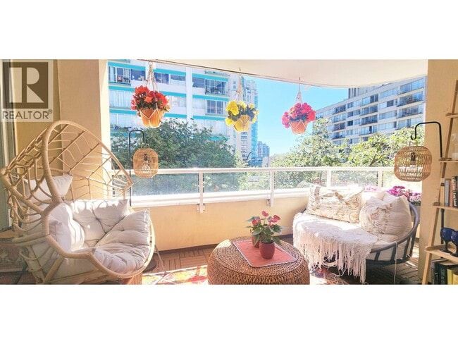 Building Photo - 1406 Harwood St