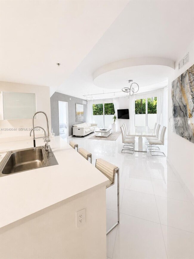 Foto del edificio - 200 Sunny Isles Blvd