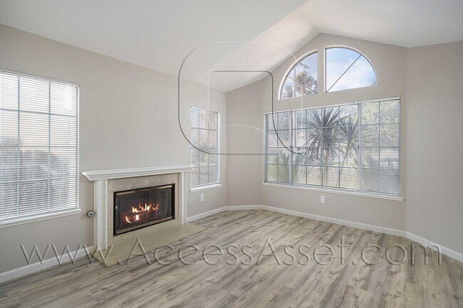 Foto del edificio - Beautifully Single Story 3 Bed/2 Bath Home...