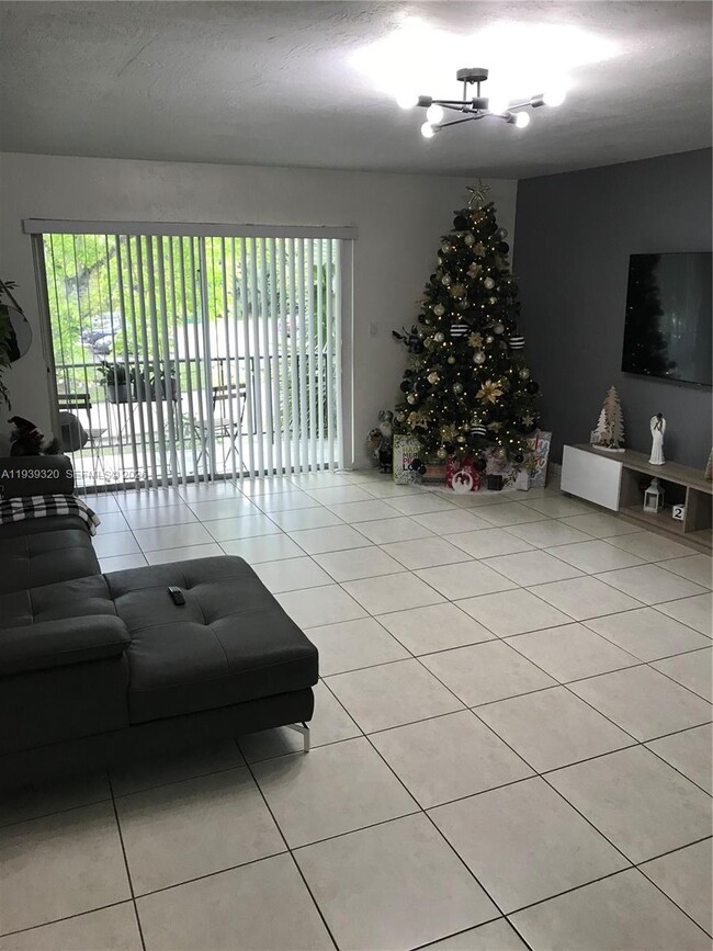 Foto del edificio - 10353 N Kendall Dr