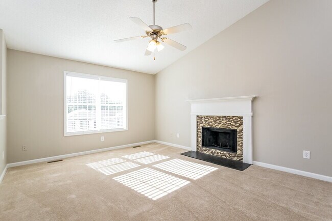 Foto del edificio - 111 Hunter Pl