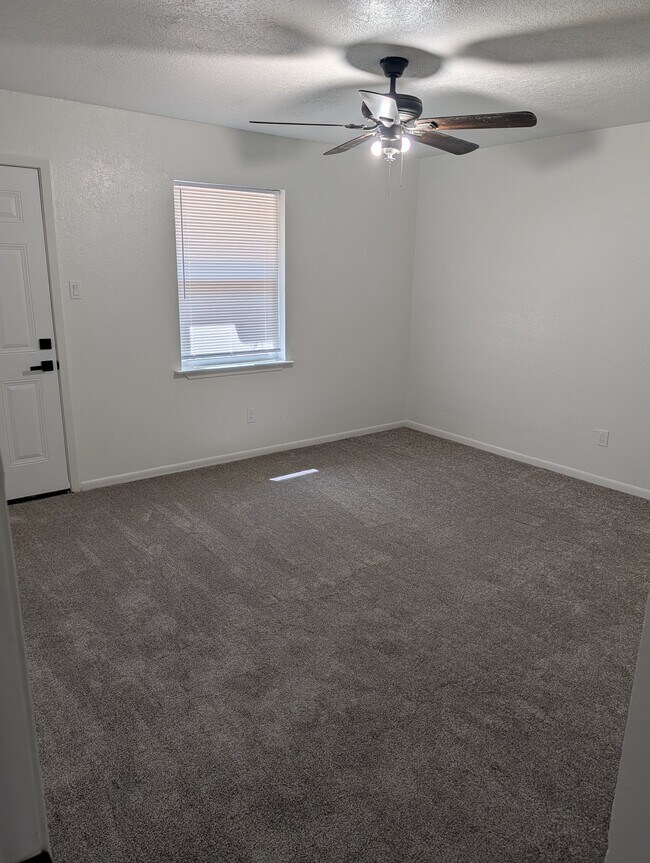 Foto del edificio - 200 Bonnie Bell Ln