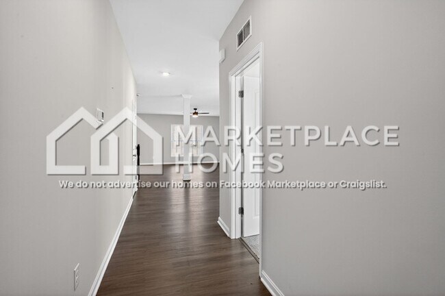 Foto del edificio - 8436 Gateway Run Rd