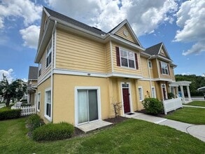 Building Photo - 2614 Lodi Cir
