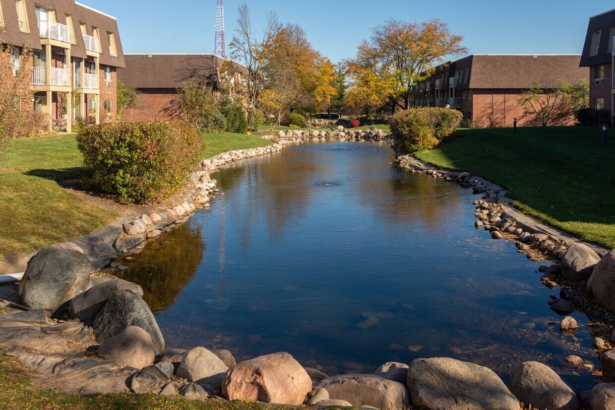 Building Photo - 6 Villa Verde Dr