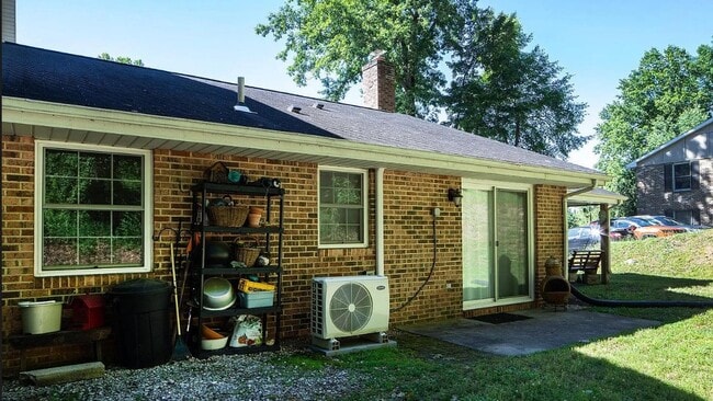 Building Photo - 907 Rhue Haus Ln