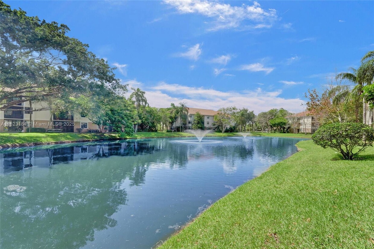 Foto principal - 10125 W Sunrise Blvd