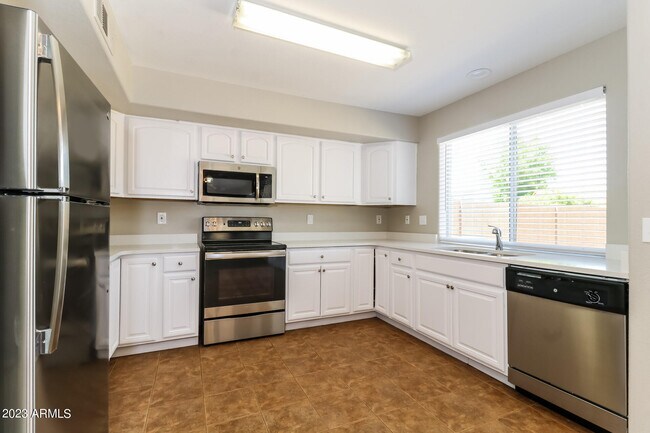Building Photo - 4934 W Desert Dr