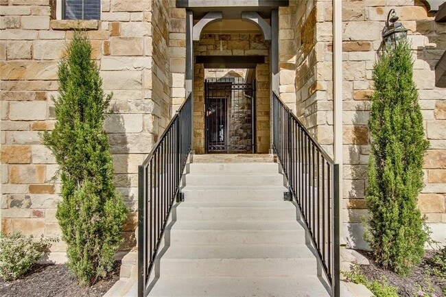 Building Photo - 712 Bluff Woods Dr