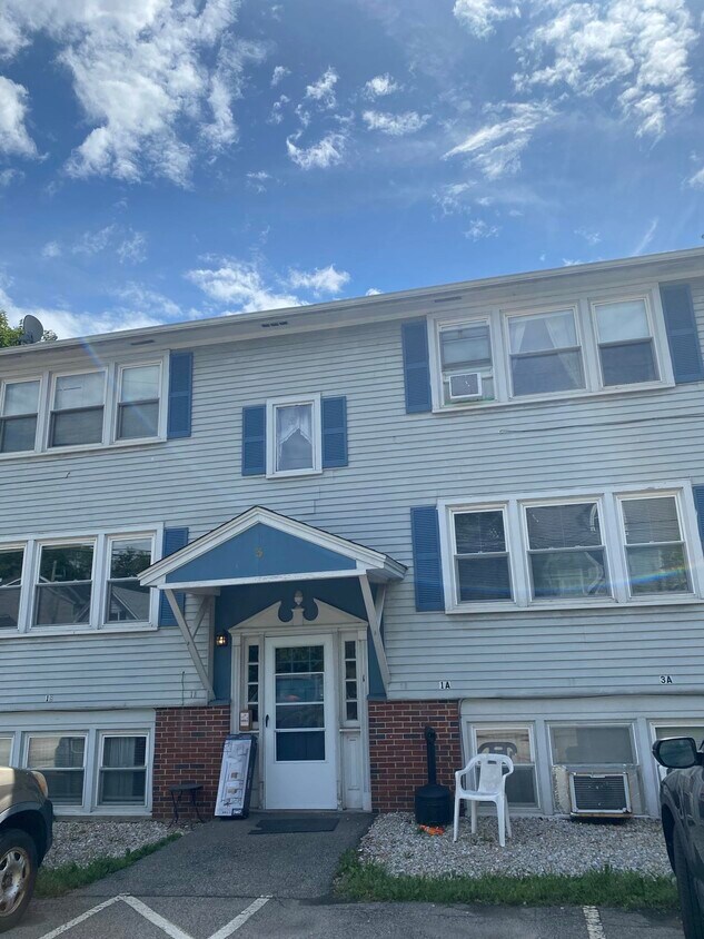 7 Brick Rd Unit 3B, Dover, NH 03820 Room for Rent in Dover, NH