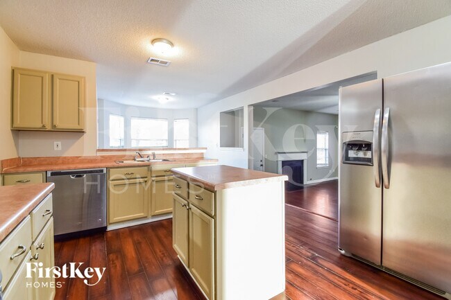 Foto del edificio - 3632 Salem Glen Rd