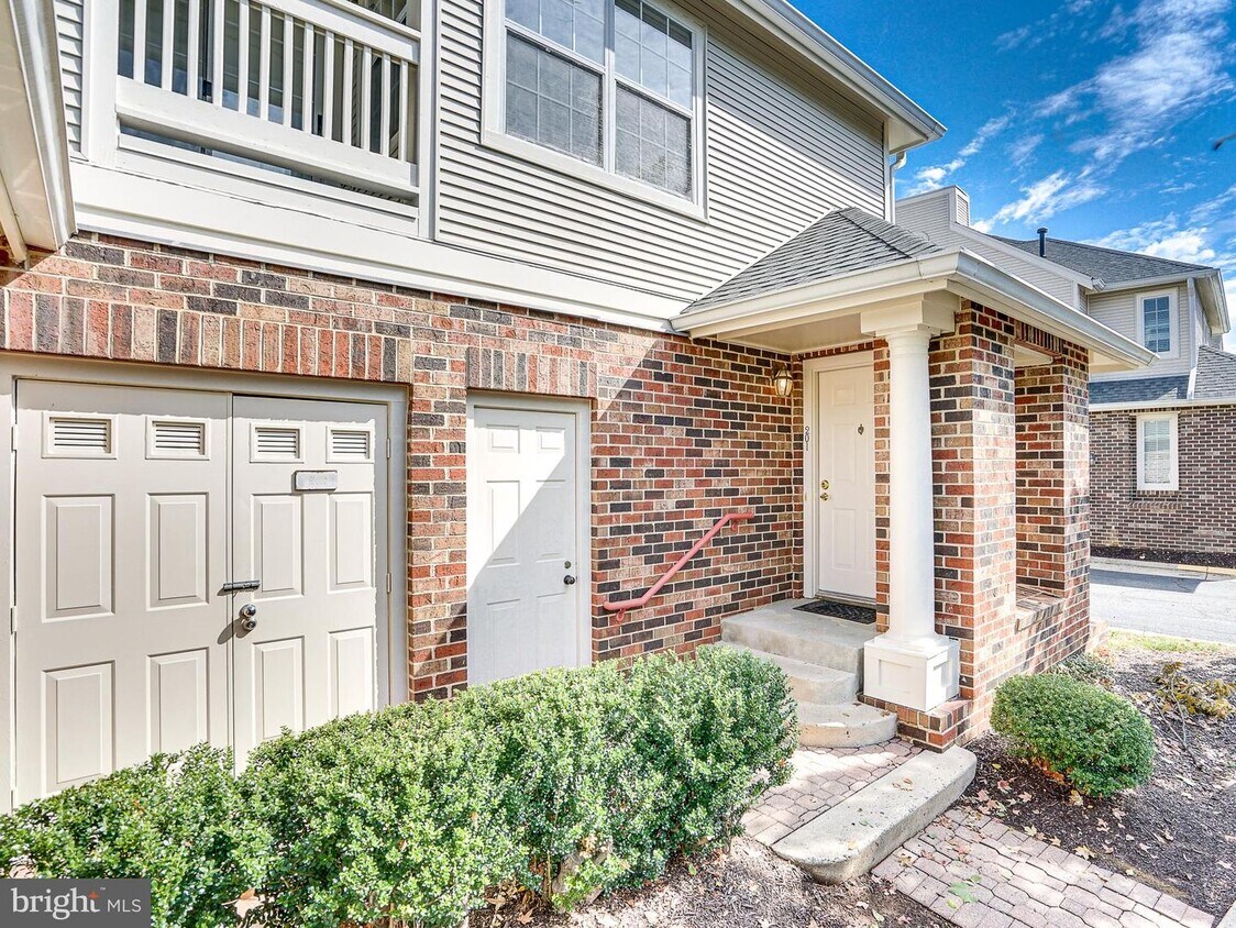 45050 Brae Terrace Unit 201, Ashburn, VA 20147 Room for Rent in