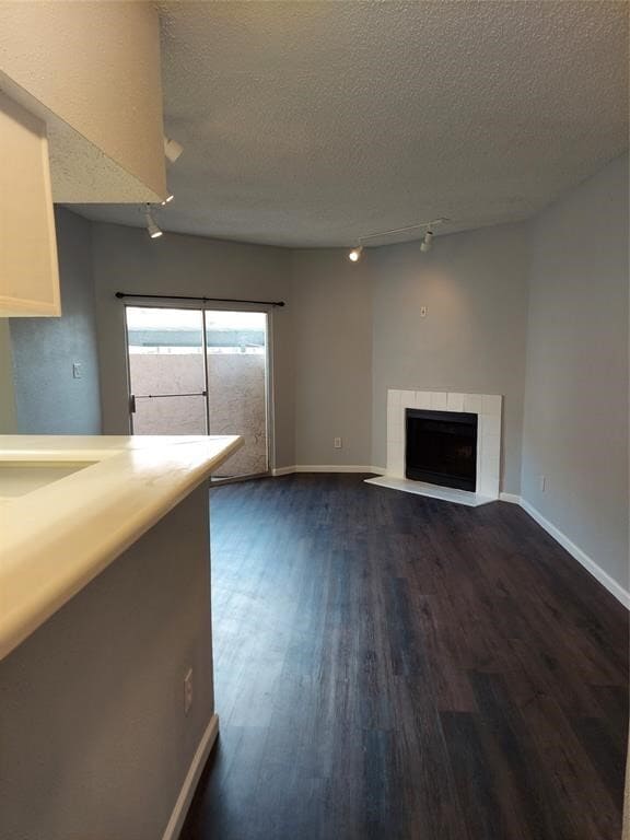 Building Photo - 10855 Meadowglen Ln