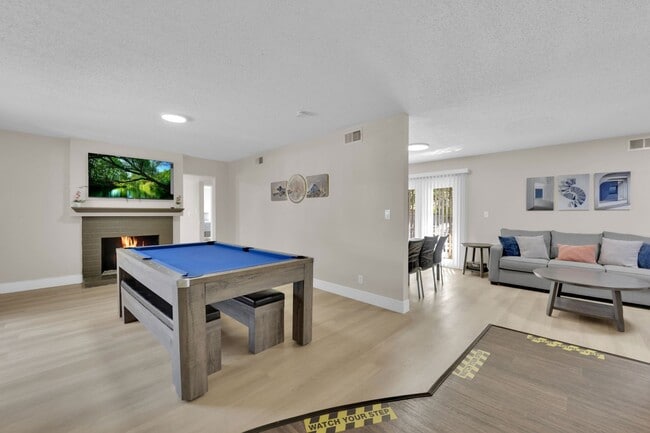 Building Photo - Family-Friendly House with Pool and Spacious room