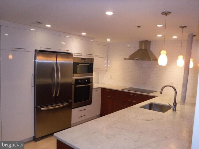 Foto del edificio - 545 E Braddock Rd