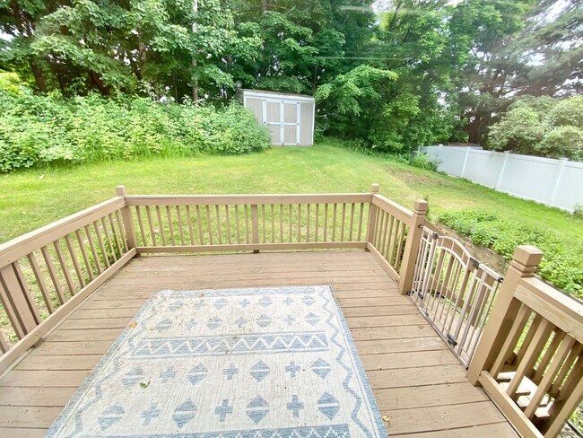 Foto del edificio - 3 Bedroom Home Colchester Available 8/15th!