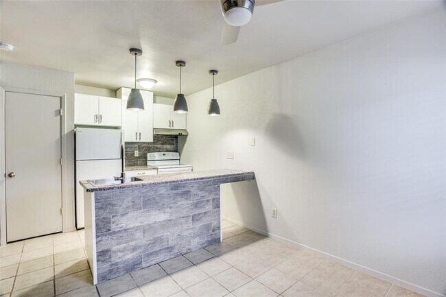 Foto del edificio - 1212 W Morphy St